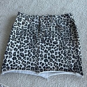Good American, leopard miniskirt high waisted 32
